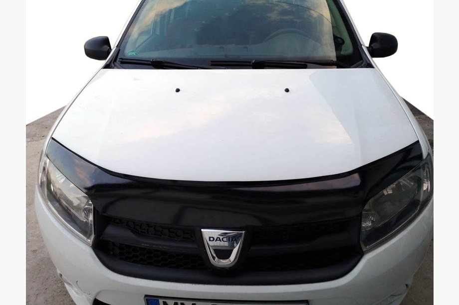 Dacia Sandero 2013–2020 Deflektor pokrova motorja DDU Image