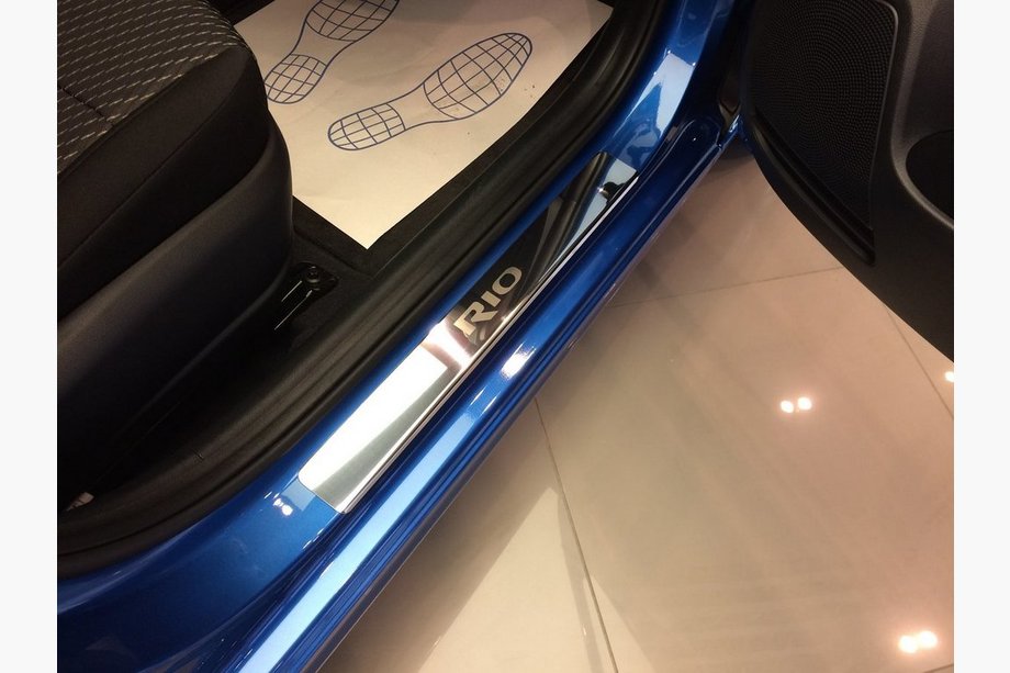 Kia Rio 2005–2011 Nerjaveče zaščitne letve pragov Natanika Standard (4 kosi) Image