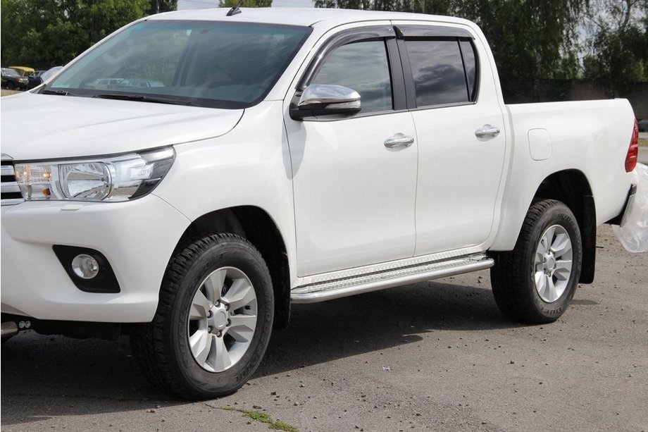 Toyota Hilux 2015– Bočne stopnice KB001 (nerjavno jeklo) 60 mm Fotografija 2