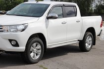 Toyota Hilux 2015– Bočne stopnice KB001 (nerjavno jeklo) fotografija 2