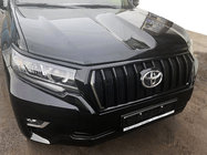 Toyota Land Cruiser Prado 150 2009–2023 Maska hladilnika 2017↗ LED (Zeus Black, z Black obrvmi) fotografija 1