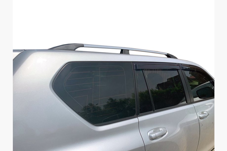 Toyota Land Cruiser Prado 150 2009–2023 Strešni relingi – turški dizajn (krom, 2 kos) Image