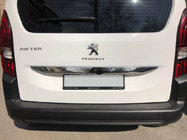 Peugeot Partner/Rifter 2019– Nerjaveč letvica nad registrsko tablico fotografija 1