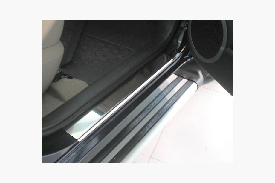 Nissan Leaf 2010–2017 Nerjaveče letve pragov Nataniko (4 kosi) Premium - 3M lepilni trak, 0,8 mm Image