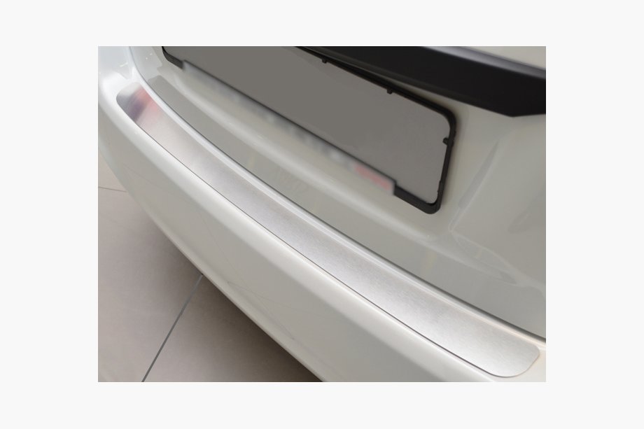 Toyota Yaris 2010–2020 Nerjaveča zaščitna letev za zadnji odbijač Natanika (nerjavno jeklo) Image