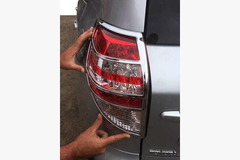 Toyota Rav 4 2006–2013 Pokrovi zadnjih luči 2009-2012 (2 kosa, plastika) Image