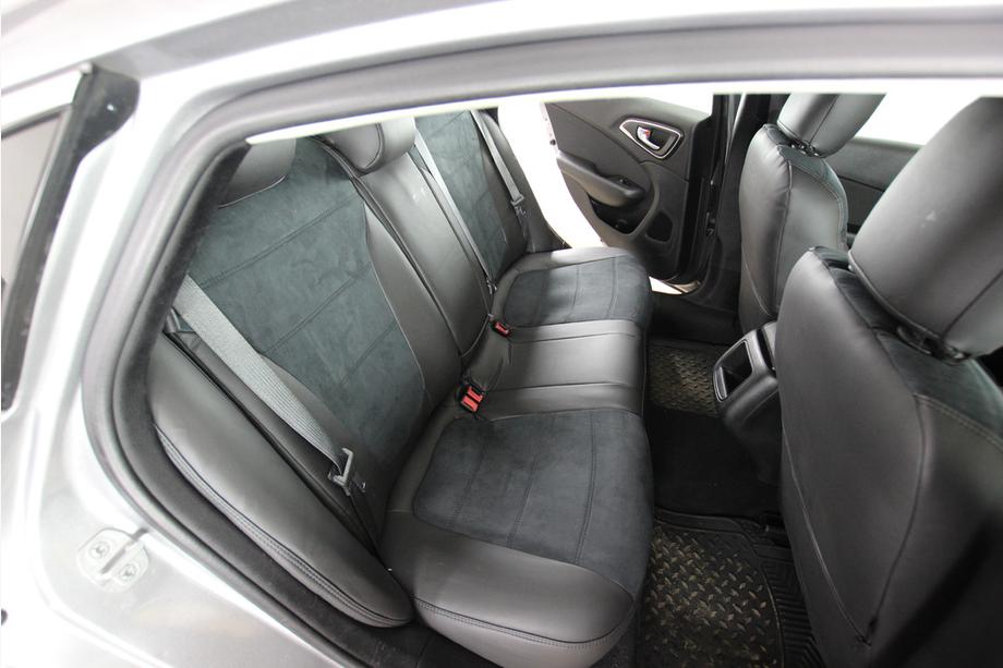 Chrysler 200 II 2014–2017 Avtomobilske sedežne prevleke eko usnje+tkanina+Alcantara Antara A001 (celoten komplet za notranjost) Fotografija 6