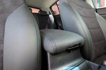 Kia Sportage 2015–2021 Avtomobilske sedežne prevleke eko usnje+tkanina+Alcantara Antara A001 (celoten komplet za notranjost) fotografija 16