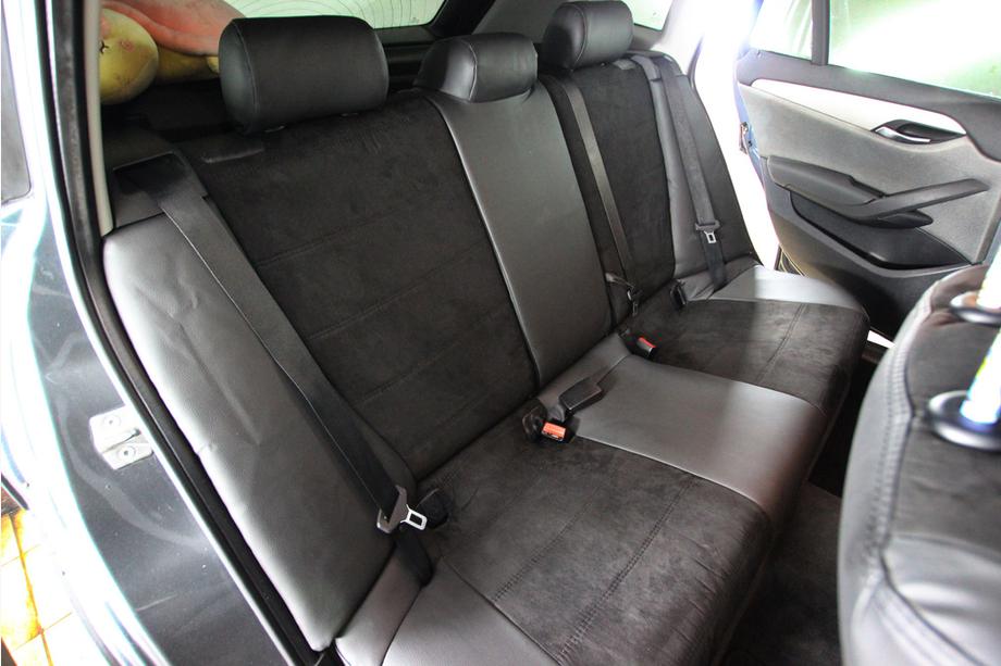 BMW X1 E84 2009–2015 Avtomobilske sedežne prevleke eko usnje+tkanina+Alcantara Antara A001 (celoten komplet za notranjost) Image