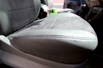 Volkswagen Caddy 2010–2015 Avtomobilske sedežne prevleke eko usnje + tkanina + alkantara Antara A001b (celoten salon) fotografija 13