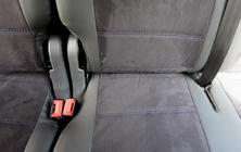 Volkswagen Caddy 2010–2015 Avtomobilske sedežne prevleke eko usnje + tkanina + alkantara Antara A001b (celoten salon) fotografija 6