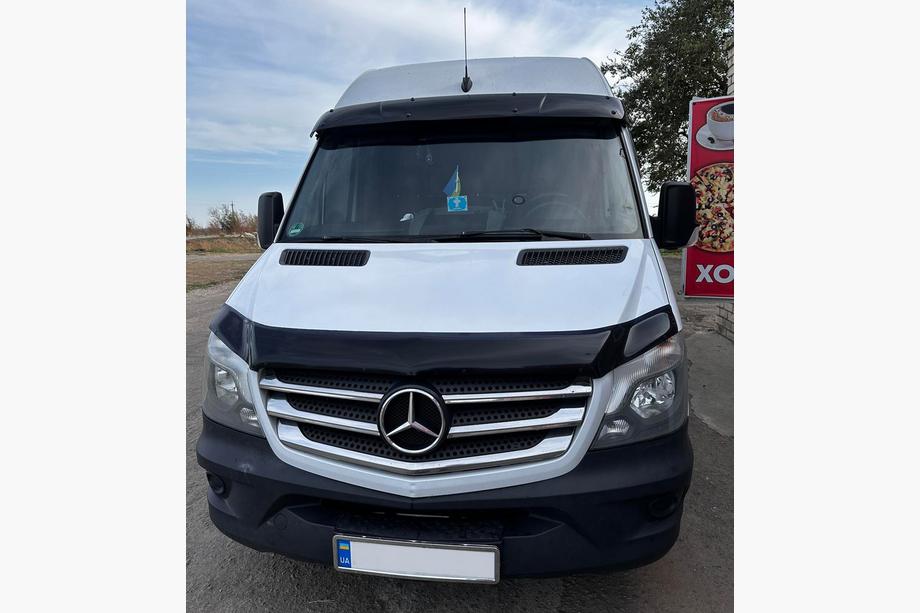 Mercedes Sprinter W906 2006–2018 Senčnik za vetrobransko steklo na okvirju V2 (črna visok sijaj, 5 mm) Fotografija 12