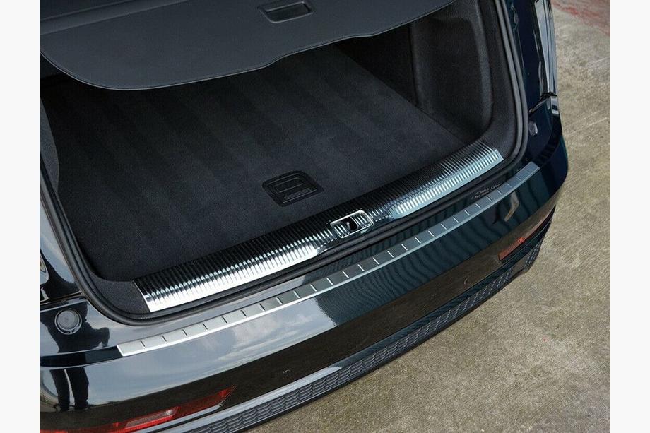 Audi Q3 2011–2019 OmsaLine zaščitna letev zadnjega odbijača (nerjavno jeklo) Image