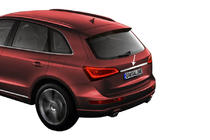 Audi Q5 2017–2025 Kromirana letvica nad registrsko tablico (nerjaveče jeklo) fotografija 1