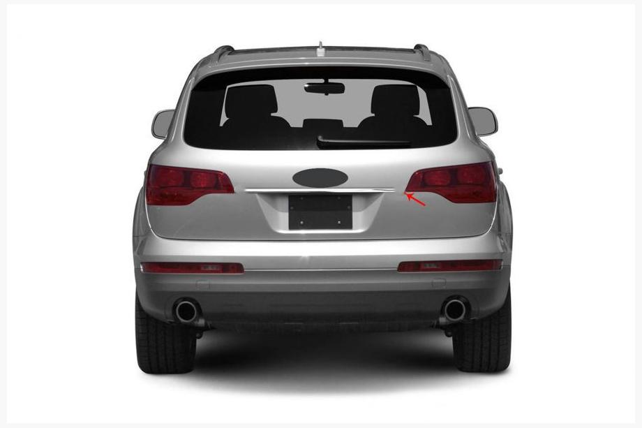 Audi Q7 2005–2015 Kromirana letev nad registrsko tablico OmsaLine (nerjavno jeklo) Image