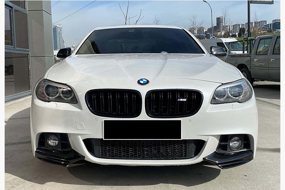 BMW serija 5 F10/F11 2010–2016 Sprednja lipa odbijača DPT Flap (za M-Performance, črna visok sijaj) Image