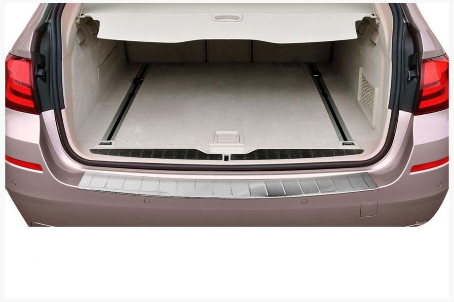BMW serija 5 F10/F11 2010–2016 Nerjaveča zaščitna letev zadnjega odbijača OmsaLine (SW, nerj.) Image