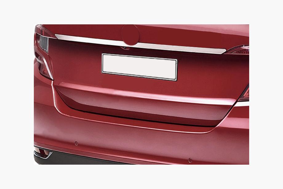 Fiat Tipo Cross 2021– Kromirana letvica nad registrsko tablico (nerjaveče jeklo) Image