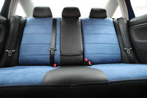 Volkswagen Passat B5 1997–2005 Prevleke za avtomobilske sedeže eko usnje + tkanina + alcantara Antara A006 (komplet za celotno notranjost) fotografija 4