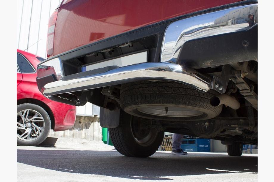 Isuzu D-Max 2019– Zadnja zaščitna prečka Amazon Silver (76 mm, nerjavno jeklo) Image
