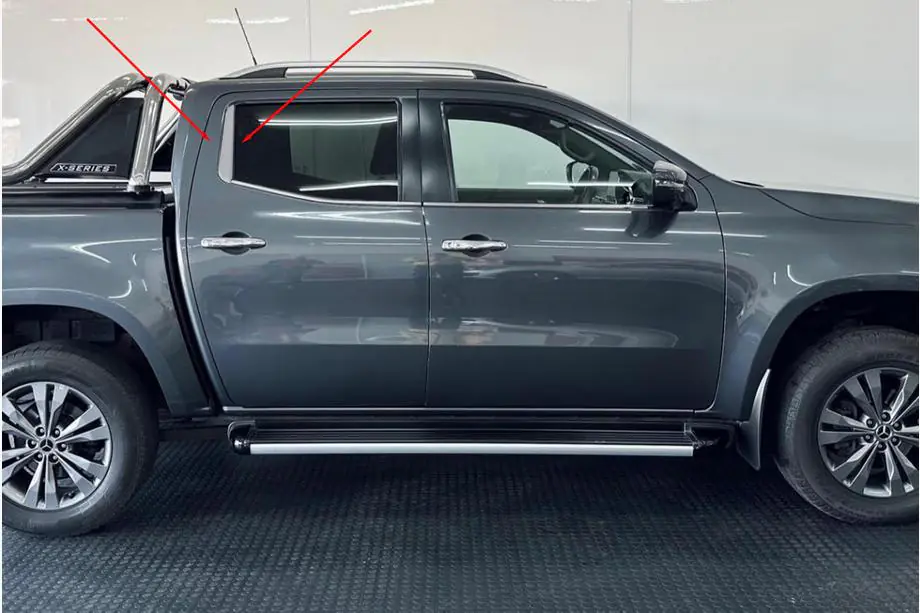 Mercedes X class 2017–2020 Okrasne letve za zadnje vratne stebričke iz nerjavečega jekla (2 kosa) Image