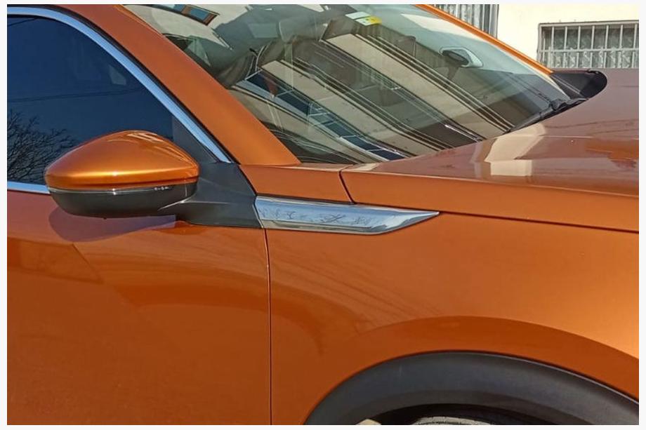 Peugeot 2008 2019– Okrasne letve za blatnike (2 kosa, nerjaveče jeklo) Image