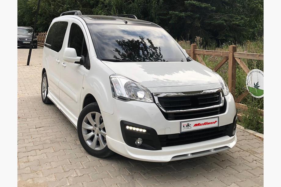 Peugeot Partner Tepee 2008–2018 Sprednja lipa 2015-2018 (za lakiranje) Image