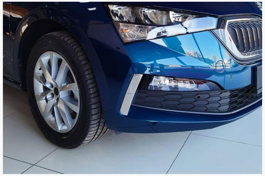 Skoda Scala 2018– Kromirane obrobe meglenk (2 kos, nerjaveče jeklo) Image
