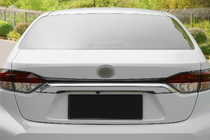 Toyota Corolla 2019– Kromirana letvica nad registrsko tablico (nerjaveče jeklo) fotografija 1