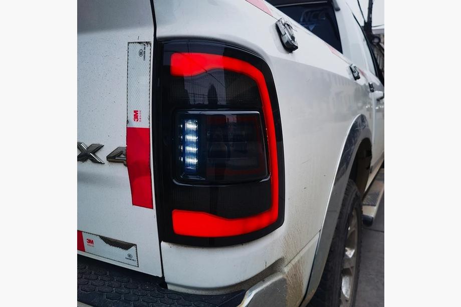 Dodge RAM (DT) 2018– Zadnje luči TRX Image