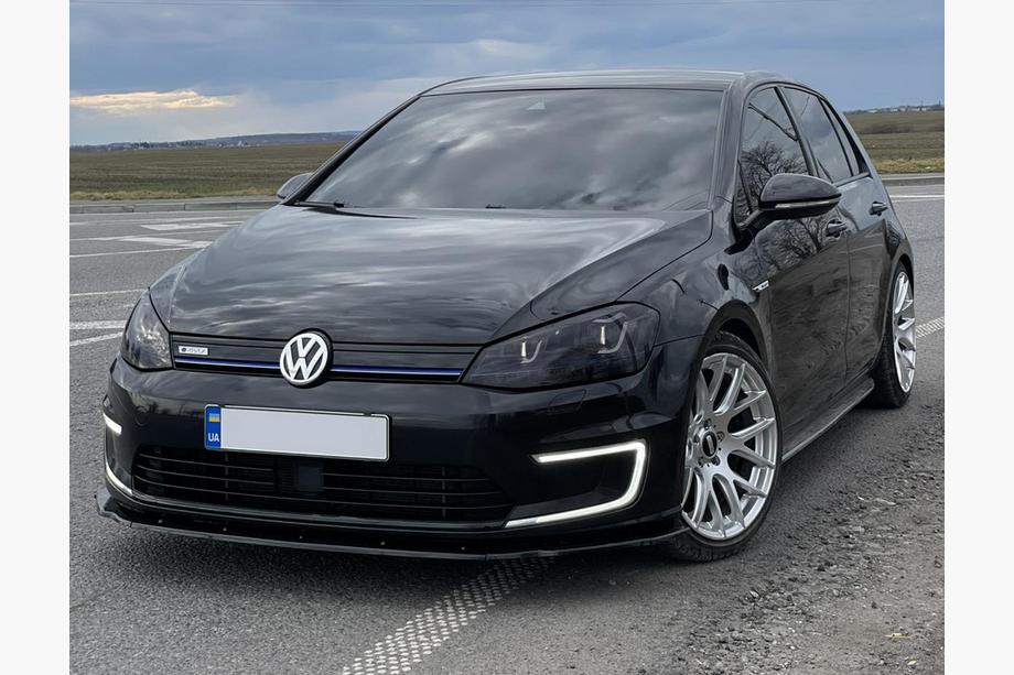 Volkswagen Golf 7/E-Golf 2012–2020 Stranski pragovi (ABS plastika) Image
