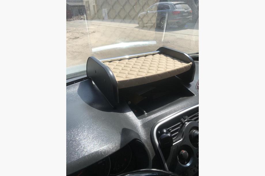 Renault Kangoo 2008–2020 Polica za armaturno ploščo (bež) Image