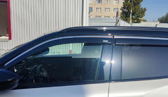 Peugeot 2008 2019– Vetrni deflektorji oken s kromirano letvico (4 kos, Niken) fotografija 1