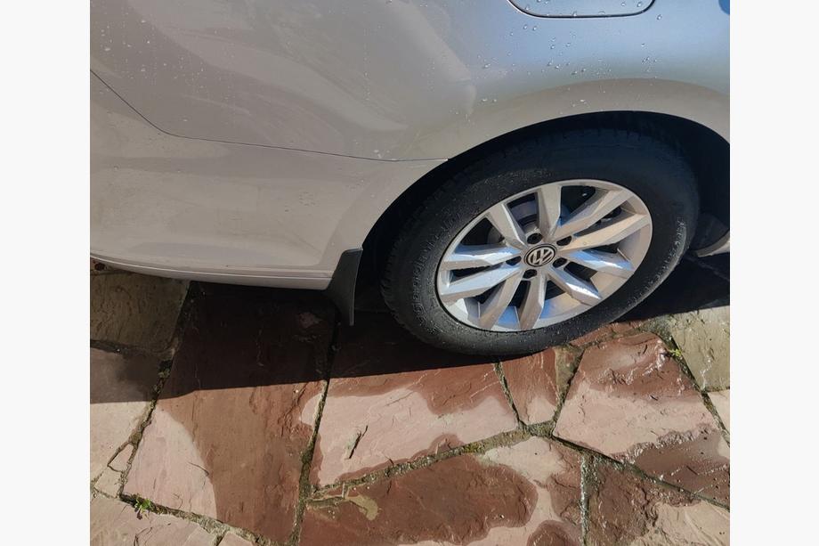 Volkswagen Passat B8 2015–2023 Blatne zavesice Premium 2015-2018 SD/SW (EU, 4 kos) Fotografija 8
