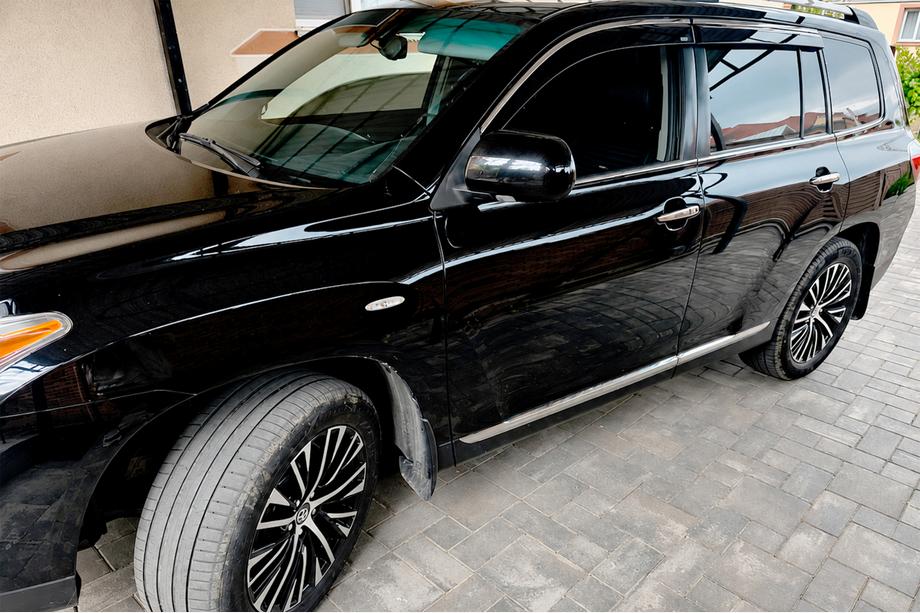 Toyota Highlander 2008–2013 Vetrni deflektorji oken s kromirano letvico (4 kos, Niken) Image
