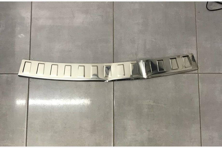 Volkswagen Golf 5 2003–2009 ZNIŽANO! Kromirane letve za zadnji odbijač Carmos SW Image