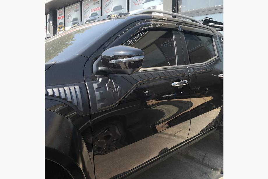 Mercedes X class 2017–2020 Zgornja letvica vrat (6 kos, ABS) Image
