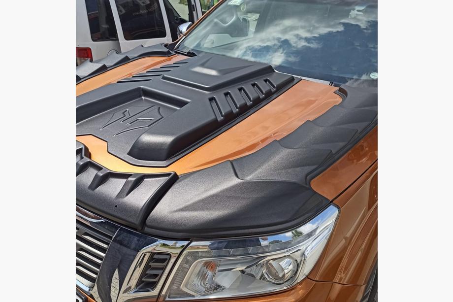 Nissan Navara/NP300 2016– Obloga pokrova motorja (ABS) Image