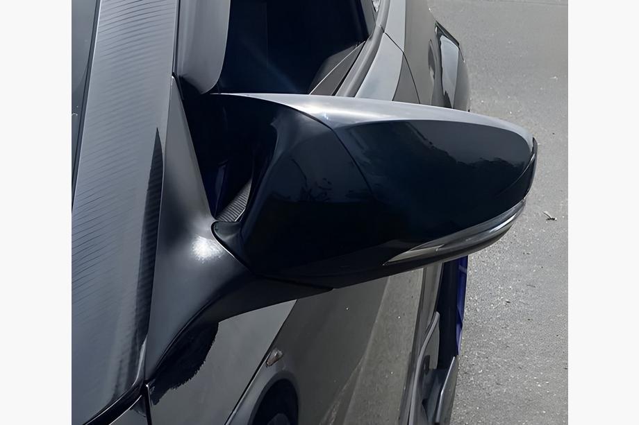 Hyundai Veloster 2011–2017 Pokrovi ogledal z izrezom za smernik BMW-style (2 kos) Image
