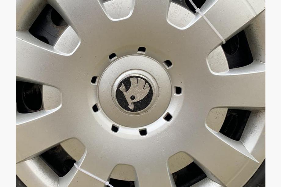 Skoda Nalepke za platišča 60 mm 8932A (4 kos) Image