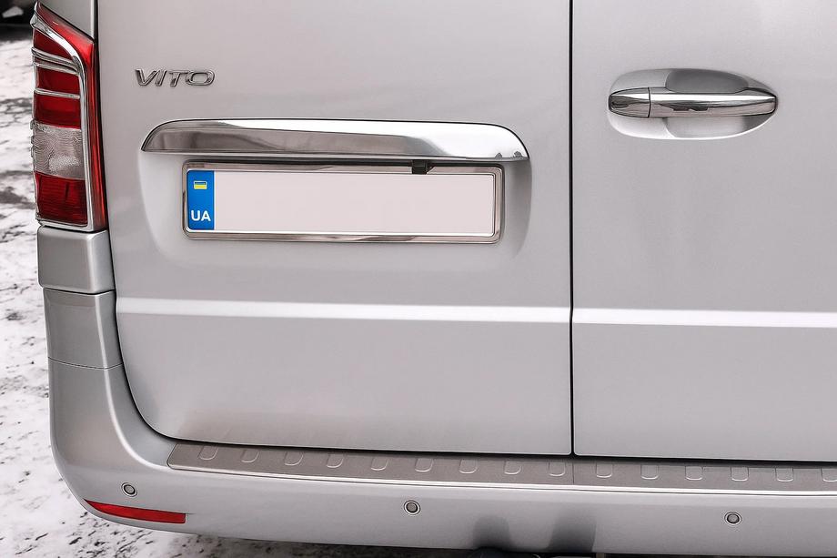 Mercedes Vito/V-razred W447 2014– Letvica nad registrsko tablico, 2-vratni (nerjavno jeklo) Image