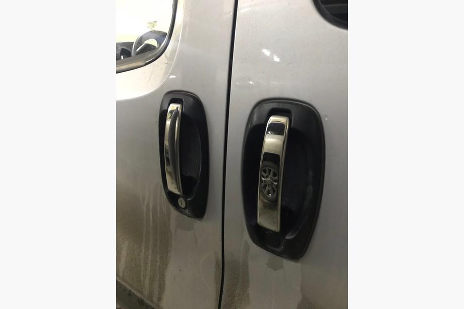 Peugeot Bipper 2008–2017 Kromirane obloge kljuk vrat (4 kosi, nerjavno jeklo) Carmos - turško nerjaveče jeklo Image