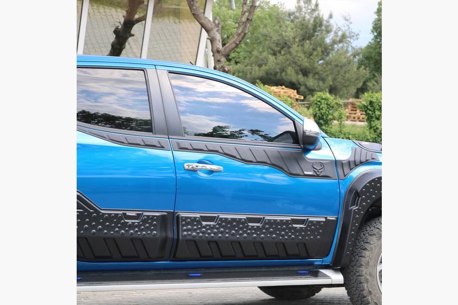 Mitsubishi L200 2015–2024 Zgornje letve vrat 2019+ (6 kos, ABS) Image
