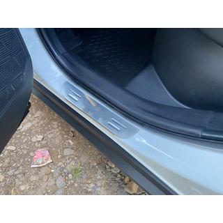 Vstopne letve pragov Carmos (4 kosi, nerjaveče jeklo) Toyota Rav 4 2019–2025 fotografija 3