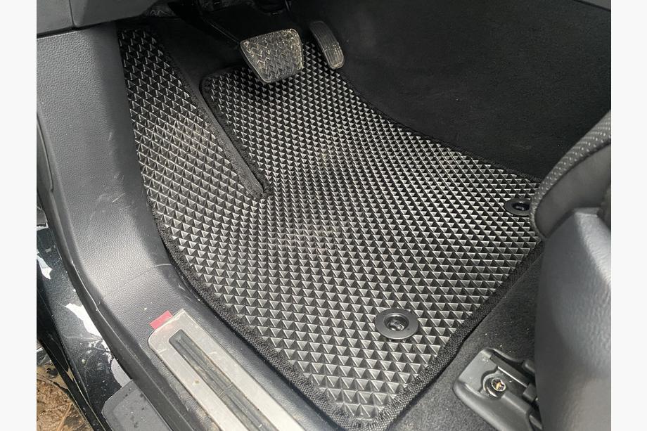 Lexus LX 500d/600 2022– Preproge za kabino (EVA, črne) Image