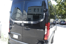 Mercedes Sprinter W907/W910 2018– Rob zadnjega stekla V-2 Carmos (2 kos, nerjavno jeklo) fotografija 3