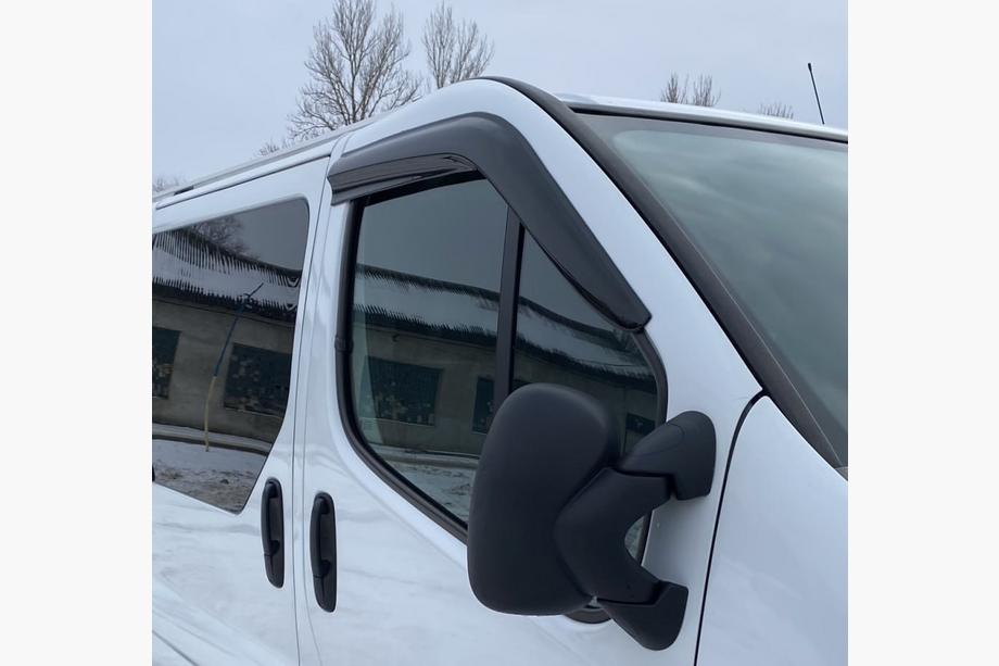 Opel Vivaro 2001–2015 Vetrni deflektorji za okna (2 kos, EuroCap) Fotografija 2