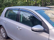 Volkswagen Golf 6 2008–2014 Vetrni deflektorji oken s kromirano letvijo Niken (HB, 4 kosi) fotografija 1