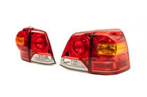 Toyota Land Cruiser 200 2007–2021 Zadnje luči 2007-2015 (OEM) fotografija 3
