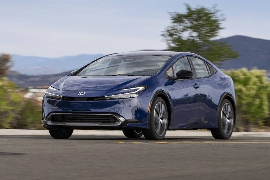 Pregled nove generacije hibridnega modela Toyota Prius